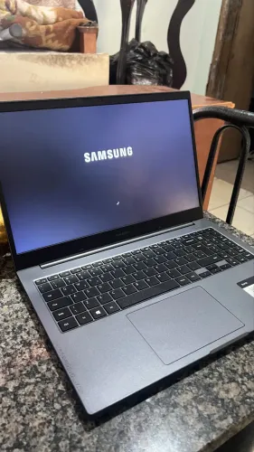 Samsung Book NP550XDA - i5 11ª Geração | 16 GB RAM | SSD 256 GB Aceito troca por PC gamer