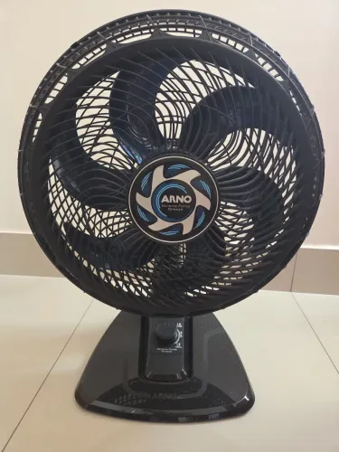 Ventilador de Mesa Arno Xtreme Force VB40 40cm 3 Velocidades 6 Pás Preto 220V