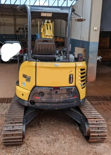 Mini escavadeira yanmar vio35 ano 2015