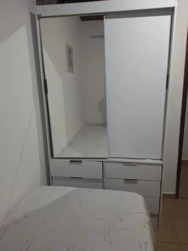 Guarda-Roupa duas portas de correr e 6 gavetas