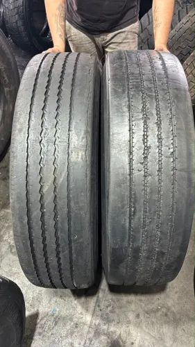 Par de pneus Firestone 295/80 22 usados