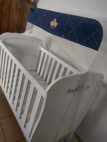 Berço + Colchão + Roupa de cama 