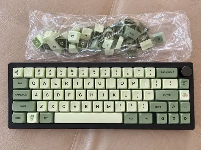 TECLADO MECANICO GMK67 VERDE E PRETO