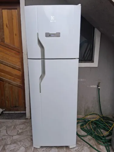 Geladeira Electrolux DFN41 frost free