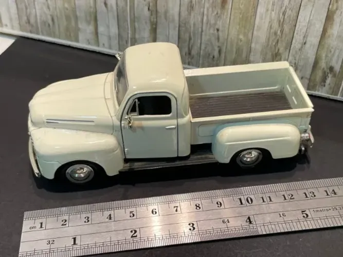Miniatura de Pick up Ford 1948 - 1/32