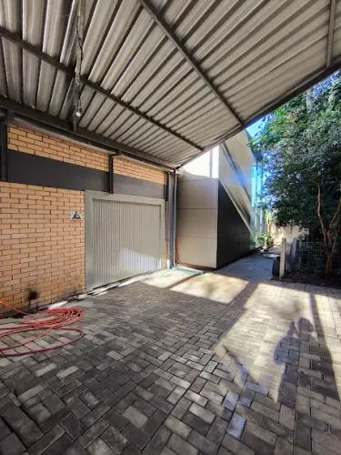 Galpão Pavilhão 680m² lugar calmo bem próximo centro de Criciúma ACEITA imóvel menor valor
