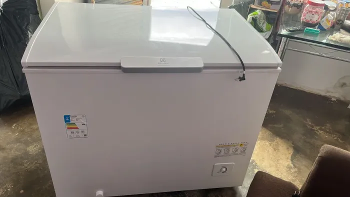 Freezer Eletrolux Inverter HI330 314 Litros