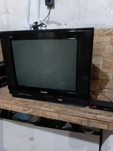 Tv 21 polegadas com conversor e antena
