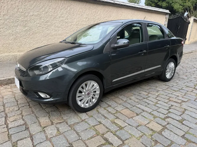 Fiat Grand Siena Essence 1.6 Flex 16V 2013