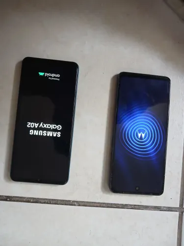 Samsumg A02 + Moto g04s usados