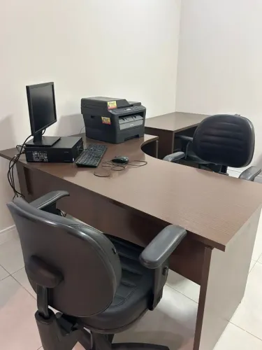 MESA DE ESCRITÓRIO EM L