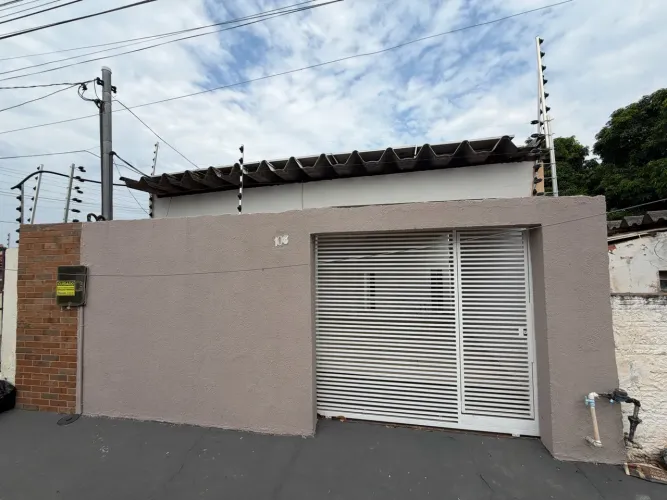 ALUGO CASA COM ENERGIA INCLUSA