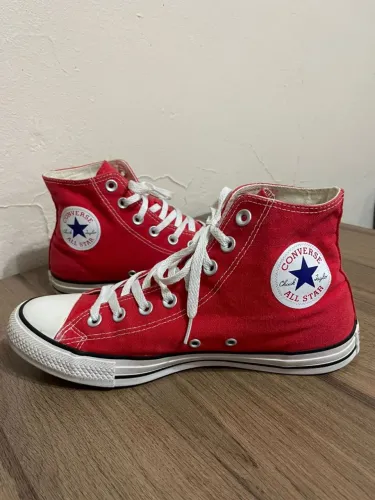 Vendo tênis tamanho 40 ,ALL STAR CONVERSE,usado somente 1 vez . Impecável 