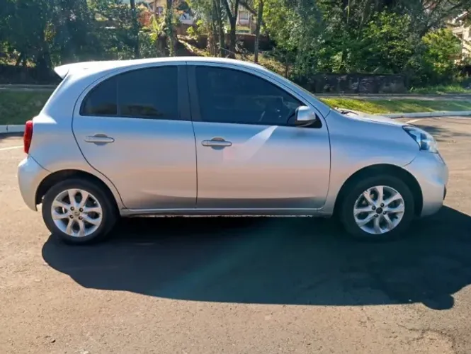 Nissan March SV 1.6 16V Flexstart 5P Aut. 2018