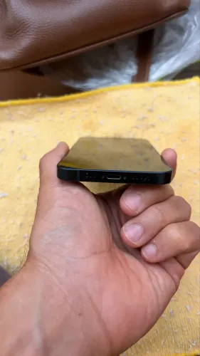 iPhone 13 preto 128GB com caixa