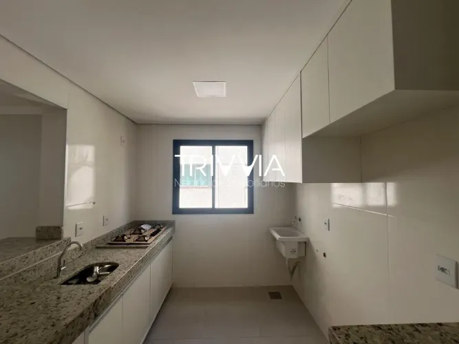 Apartamento no Copacabana planejados, suíte e prédio com elevador