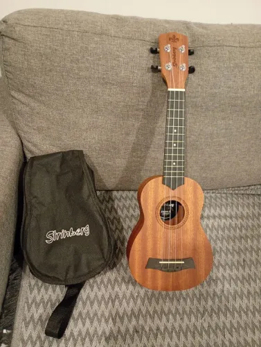 Ukulele Strinberg UK06-S com capa