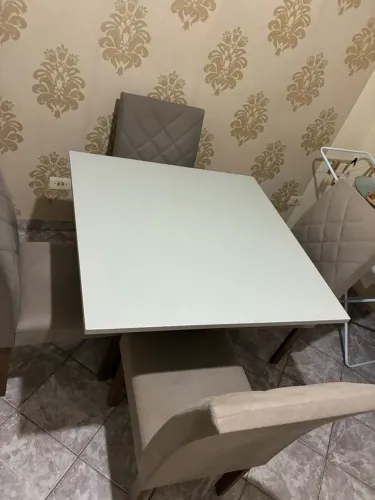 Mesa de jantar 4 cadeiras