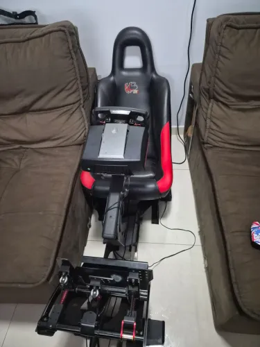 Simulador de Corridas Fanatec com Cockpit