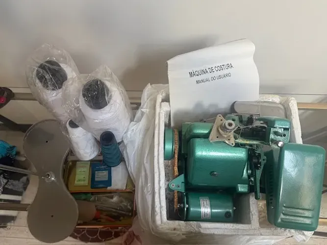 Máquina Overloque Portátil GN1-6 Bivolt-Nova, Nunca usada