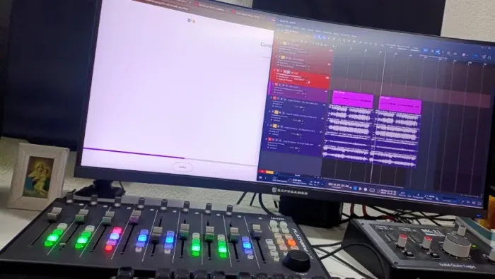 icon Platform M+ 9 faders controláveis para mixer e plugins na DAW