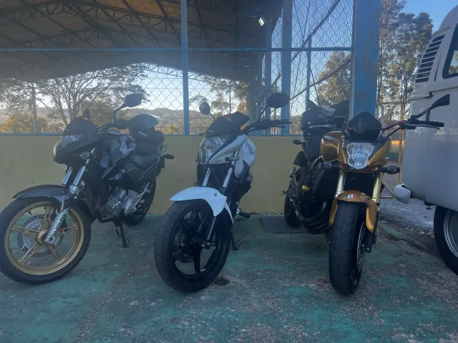 CB300r 2012 (Vende-se ou troca)