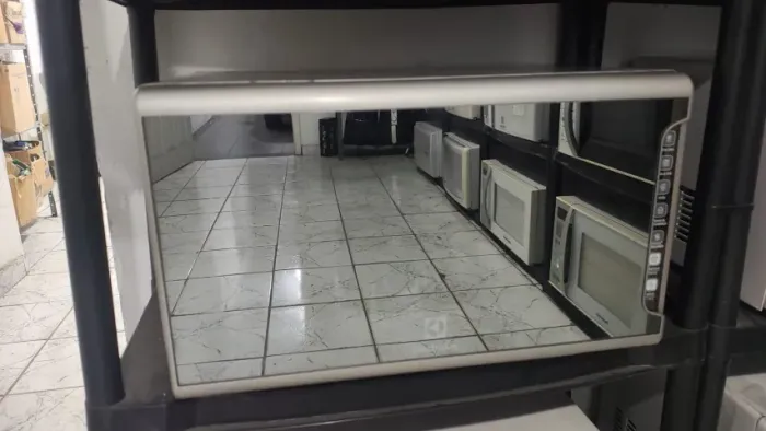 Micro-ondas Electrolux 31L Espelhado com Painel Integrado e Função Tira Odor