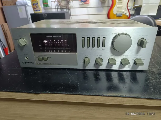 Gradiente model 246