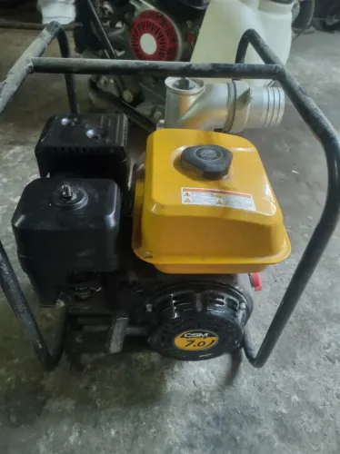 Vendo Motor bomba a gasolina 