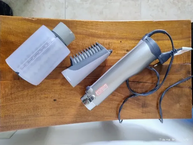 Escova Secadora de Cabelo CONAIR semi-nova