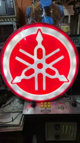 Luminoso placa decorativa yamaha
