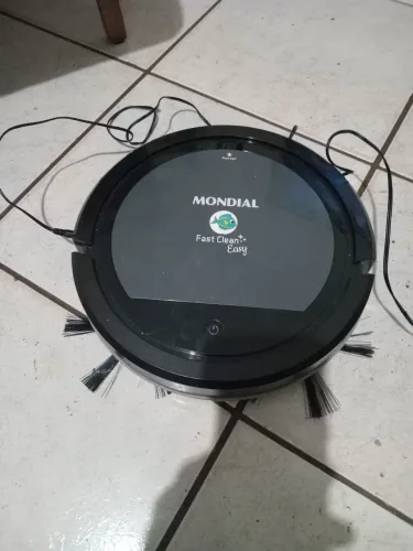 ASPIRADOR DE PO ROBÔ MONDIAL FAST CLEAN EASG ESTÁ FONCIONANDO PERFEITAMENTE BATERIA 5O%