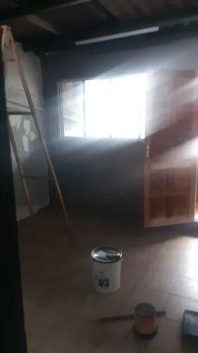 ALUGO CASA.