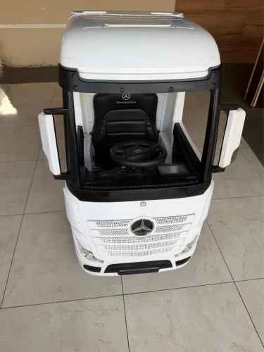 Caminhão elétrico infantil