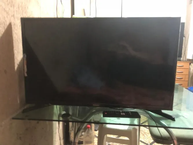 Tv Samsung Smart de 32 polegadas (aceito cartão de crédito e débito)