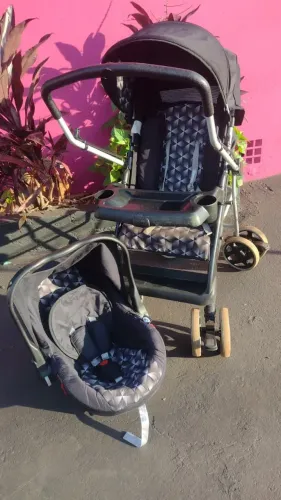 Kit carrinho e bebe conforto Tutti