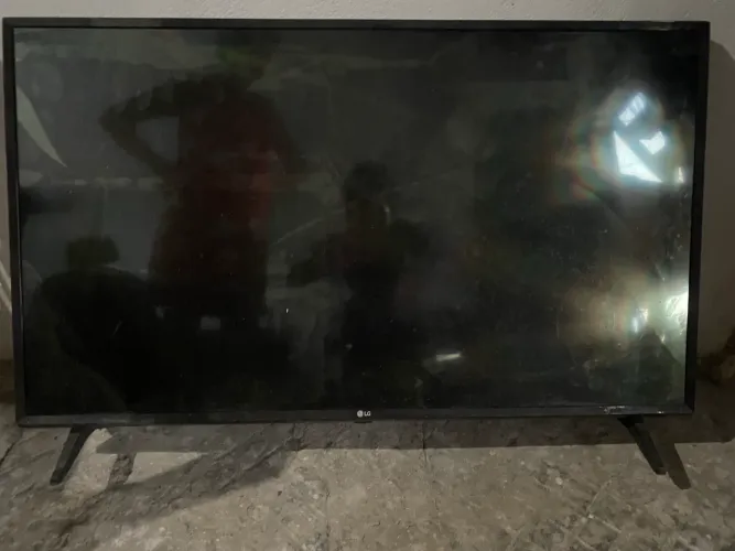 Tv LG para retirada de peças