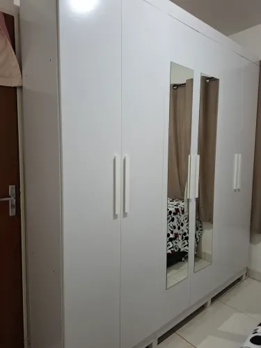 Guarda roupa 6 portas