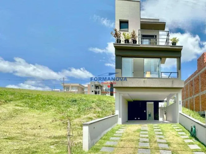 Casa com 3 quartos sendo 1 suíte à venda na Granja Viana/Cotia-SP