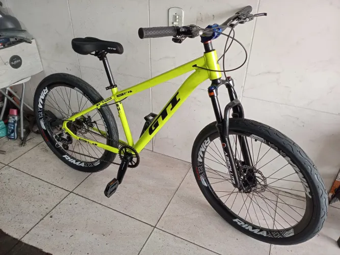 Vendo bicicleta aro 26 GTI ROMA com nota fiscal nova...