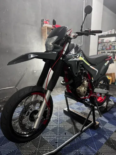 Xr Tornado 335cc motard projeto único taxado no álcool