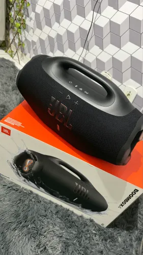 BOMBOX 4 NOVA NUNCA USADA
