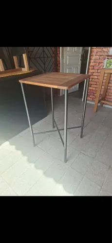 Mesa bistrô e bancos Tok e Stok