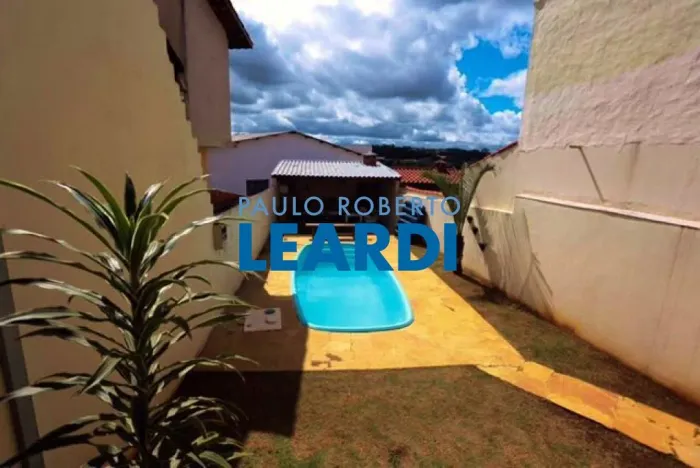 CASA ASSOBRADADA - JORDANÓPOLIS - SP