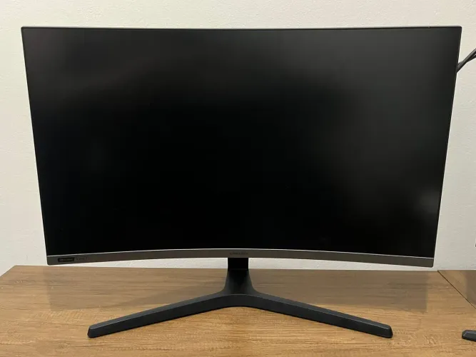 Monitor Curvo 27" 240hz Full HD Samsung Odyssey CRG50 G-Sync Gamer