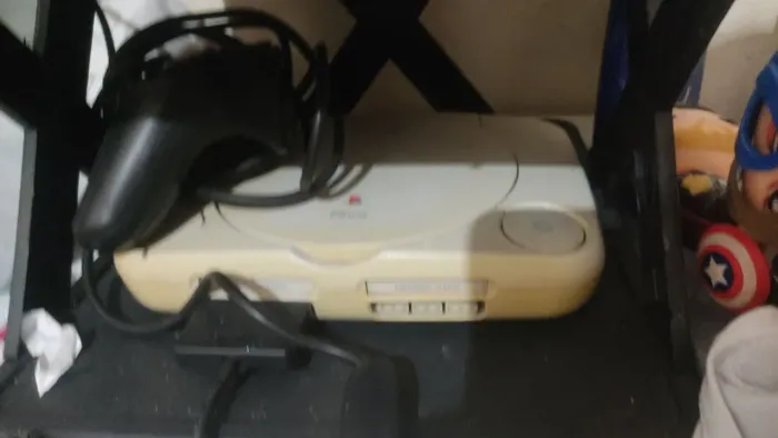 Vendo PS1 com dois jogos em cd