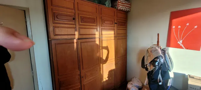 Guarda roupa em MADEIRA