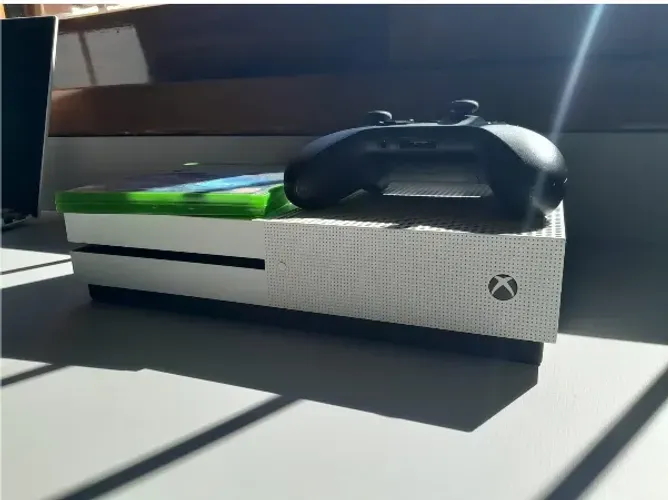 Xbox one s 1T + controle