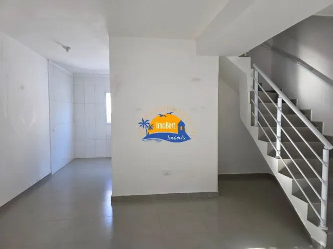 Casa em Condomínio de Luxo em Bertioga-SP: 2 Quartos, 2 Suítes, 1 Sala, 3 Banheiros, 1 Vag