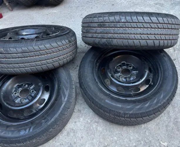 Vendo Rodas de Ferro da Strada com Pneus Novos